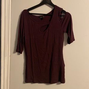 Fun crossover top with shoulder cutout